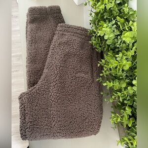 SKIMS NWT Teddy Jogger Lounge Pants